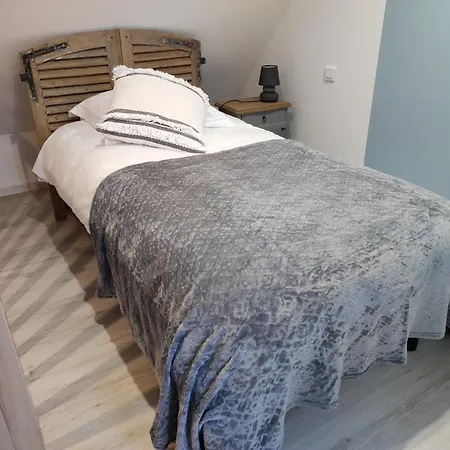 Le Clos Des Preles Bed and Breakfast 3*
